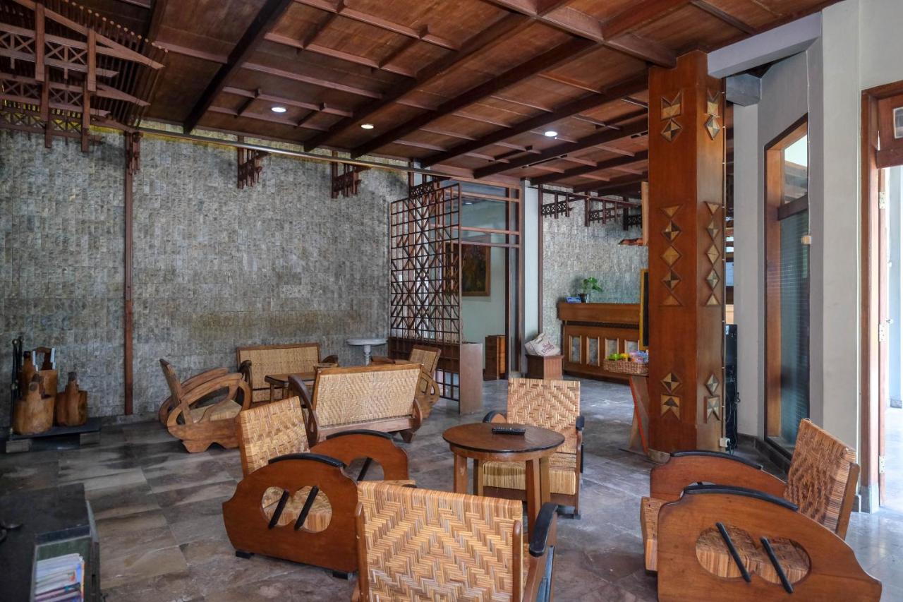 OYO 3778 Hotel Wisnugraha Syariah Yogyakarta Bagian luar foto