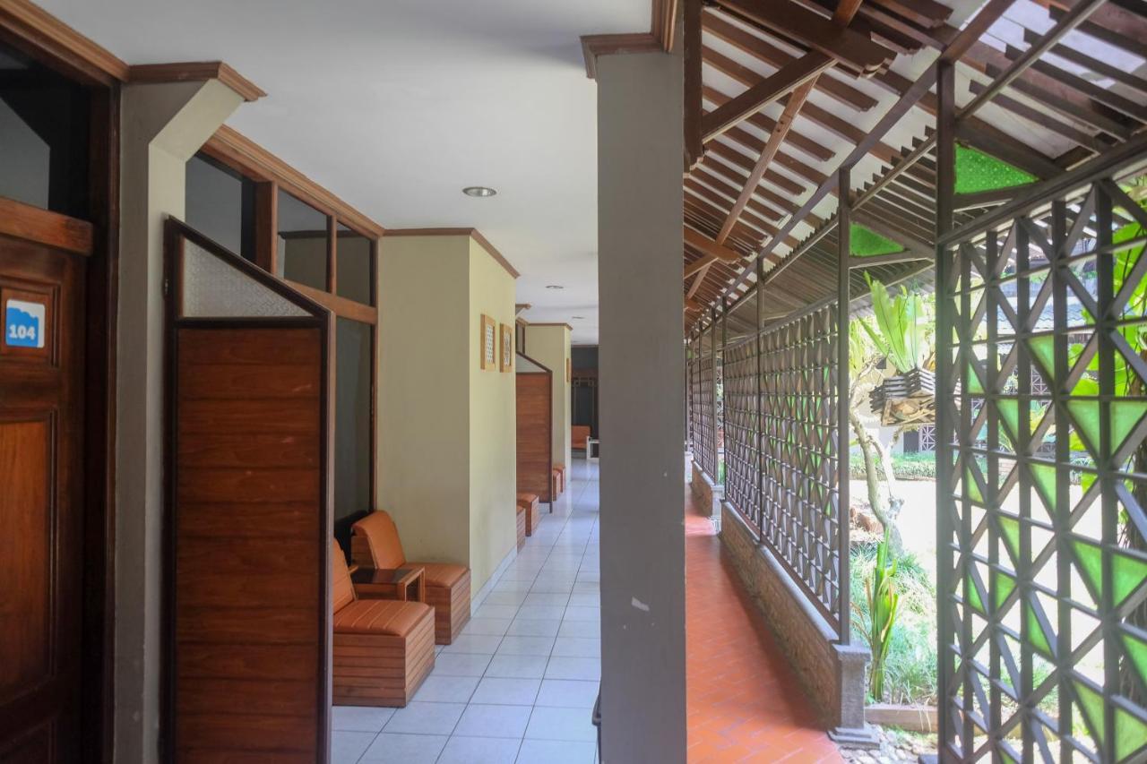 OYO 3778 Hotel Wisnugraha Syariah Yogyakarta Bagian luar foto