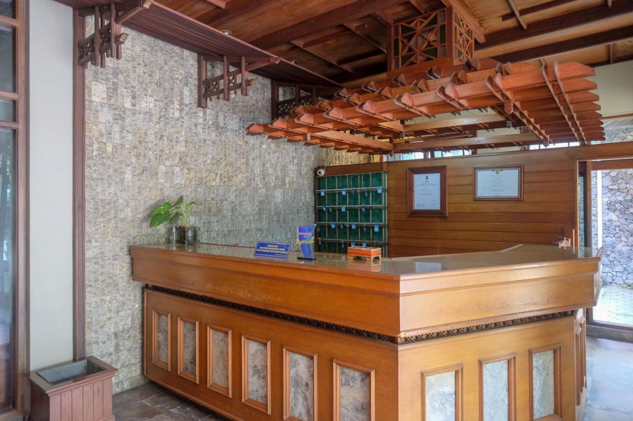 OYO 3778 Hotel Wisnugraha Syariah Yogyakarta Bagian luar foto