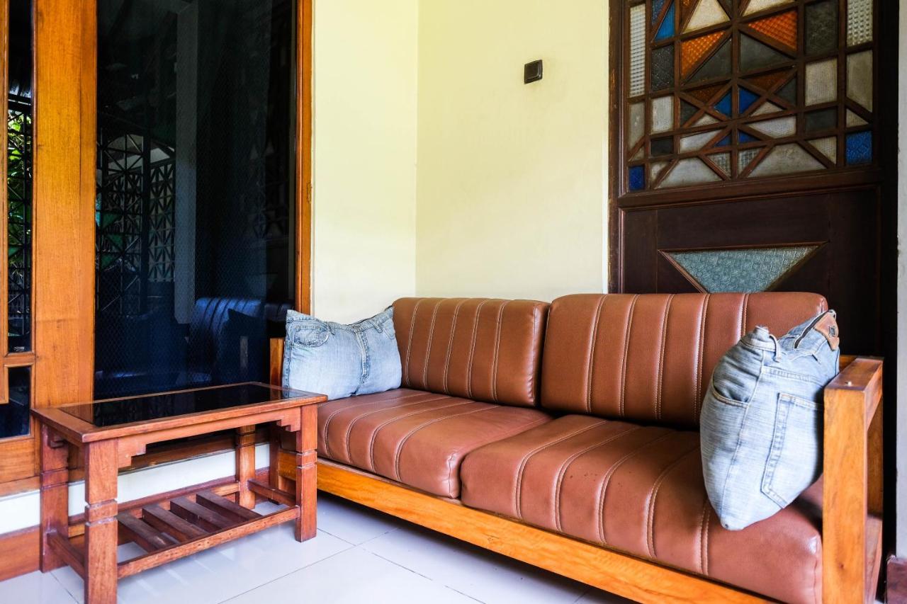 OYO 3778 Hotel Wisnugraha Syariah Yogyakarta Bagian luar foto