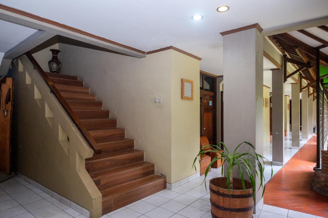 OYO 3778 Hotel Wisnugraha Syariah Yogyakarta Bagian luar foto