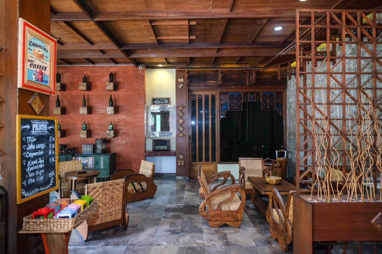 OYO 3778 Hotel Wisnugraha Syariah Yogyakarta Bagian luar foto