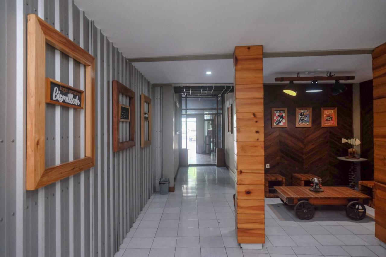 OYO 3778 Hotel Wisnugraha Syariah Yogyakarta Bagian luar foto