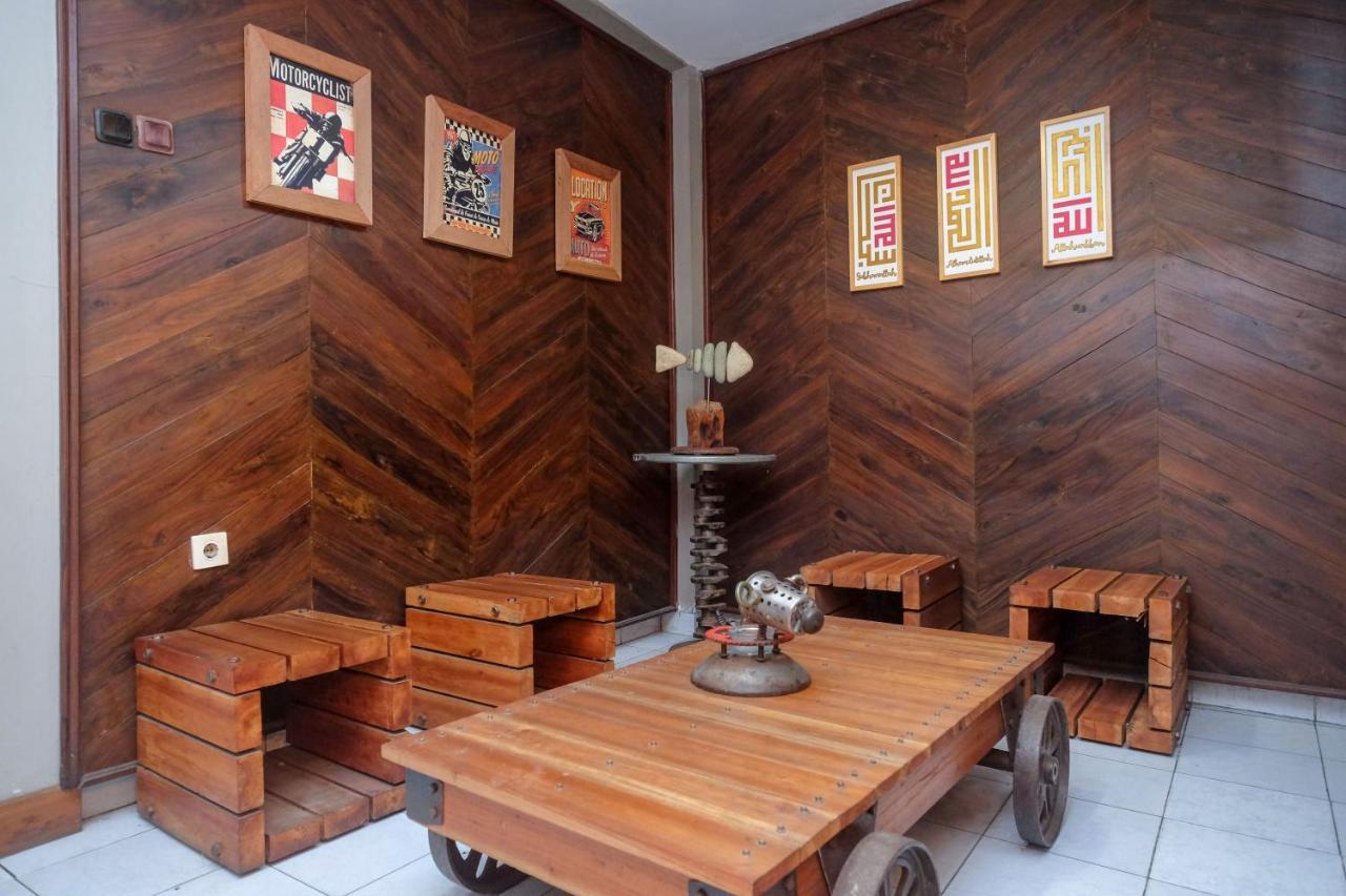 OYO 3778 Hotel Wisnugraha Syariah Yogyakarta Bagian luar foto