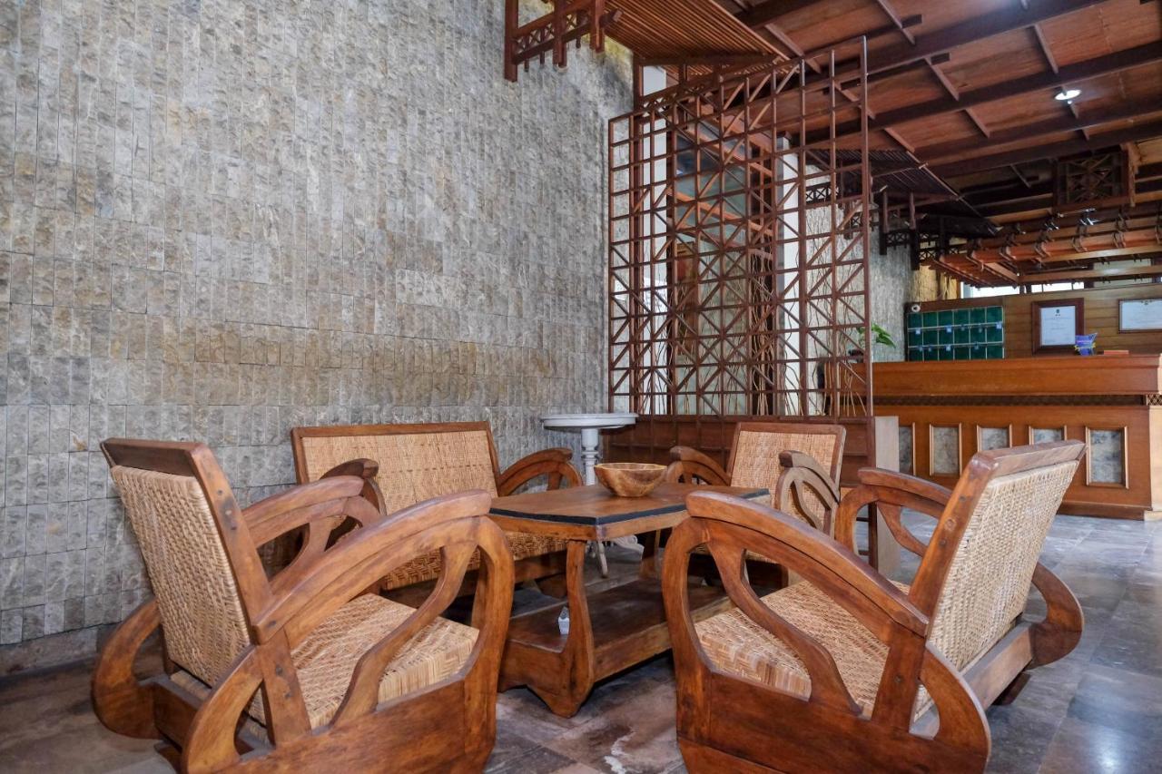 OYO 3778 Hotel Wisnugraha Syariah Yogyakarta Bagian luar foto