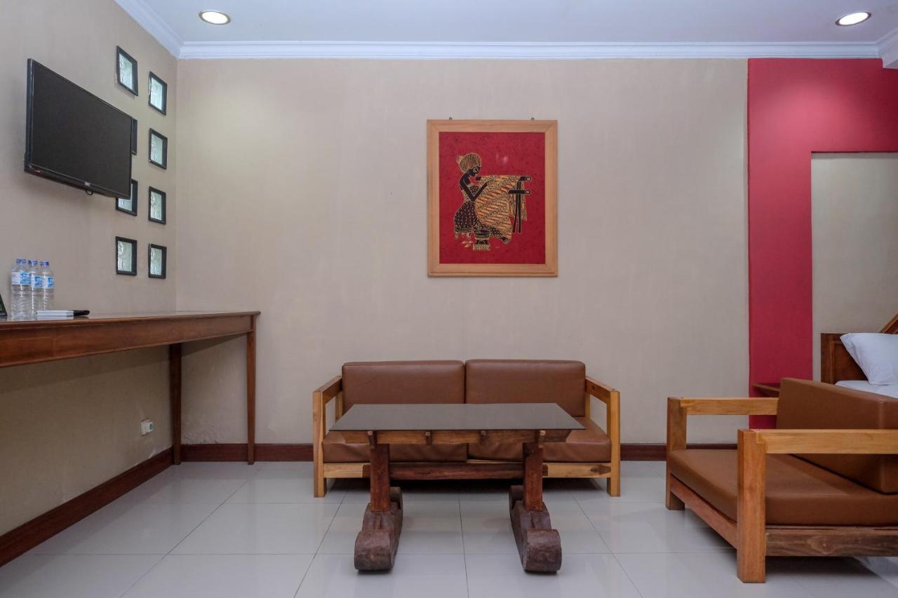 OYO 3778 Hotel Wisnugraha Syariah Yogyakarta Bagian luar foto