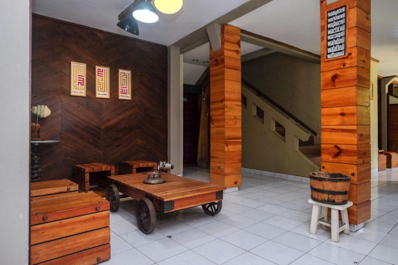 OYO 3778 Hotel Wisnugraha Syariah Yogyakarta Bagian luar foto