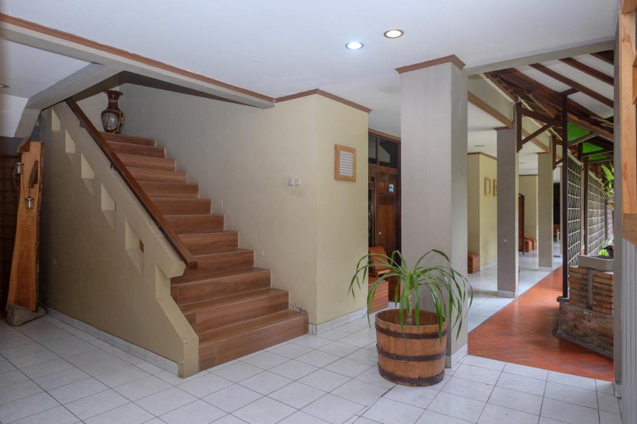 OYO 3778 Hotel Wisnugraha Syariah Yogyakarta Bagian luar foto