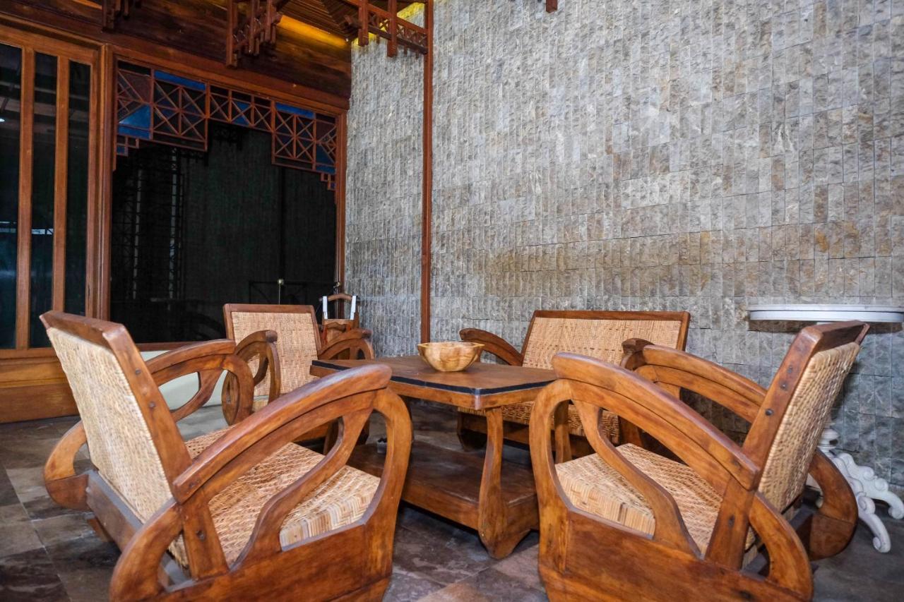 OYO 3778 Hotel Wisnugraha Syariah Yogyakarta Bagian luar foto