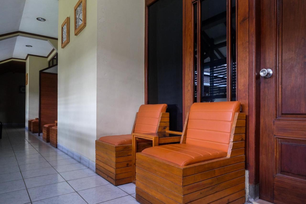OYO 3778 Hotel Wisnugraha Syariah Yogyakarta Bagian luar foto