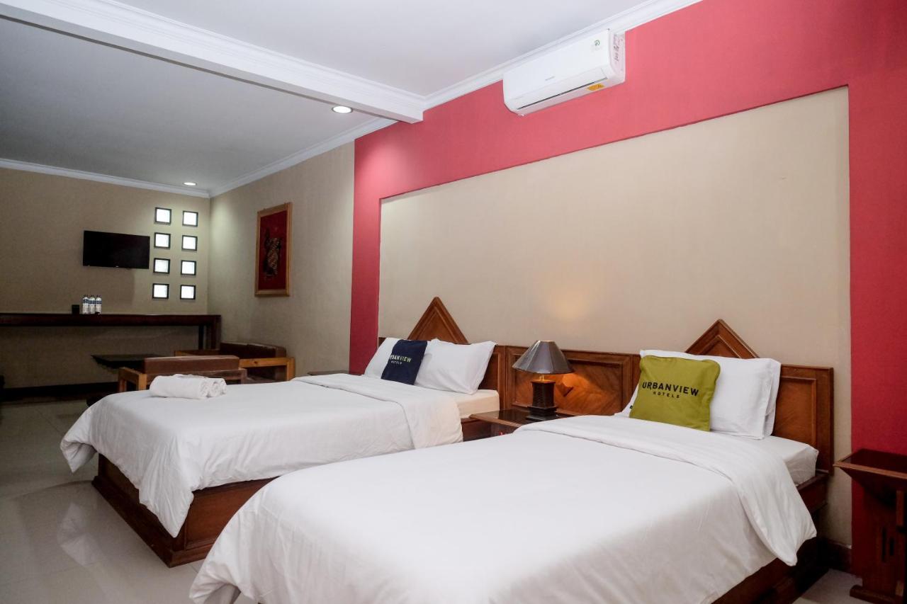 OYO 3778 Hotel Wisnugraha Syariah Yogyakarta Bagian luar foto