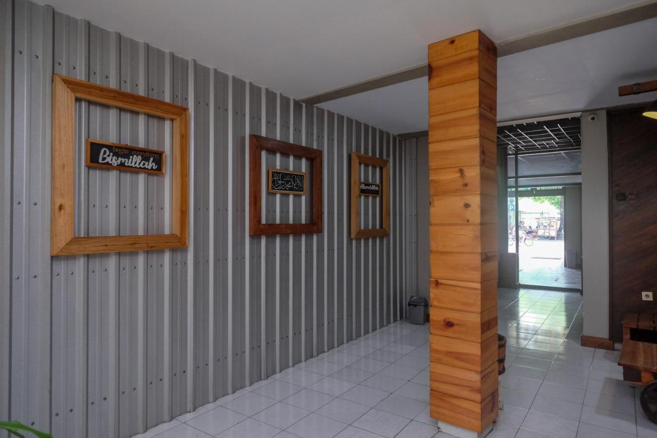 OYO 3778 Hotel Wisnugraha Syariah Yogyakarta Bagian luar foto