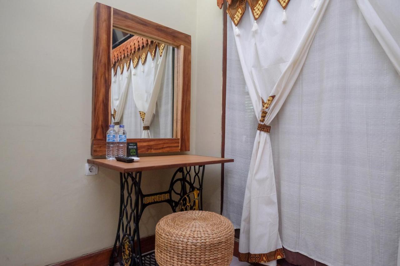 OYO 3778 Hotel Wisnugraha Syariah Yogyakarta Bagian luar foto
