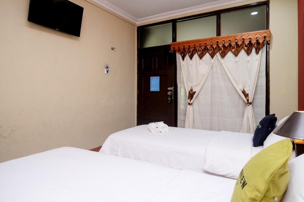OYO 3778 Hotel Wisnugraha Syariah Yogyakarta Bagian luar foto