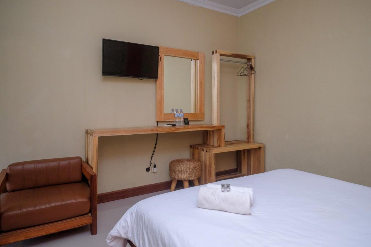 OYO 3778 Hotel Wisnugraha Syariah Yogyakarta Bagian luar foto