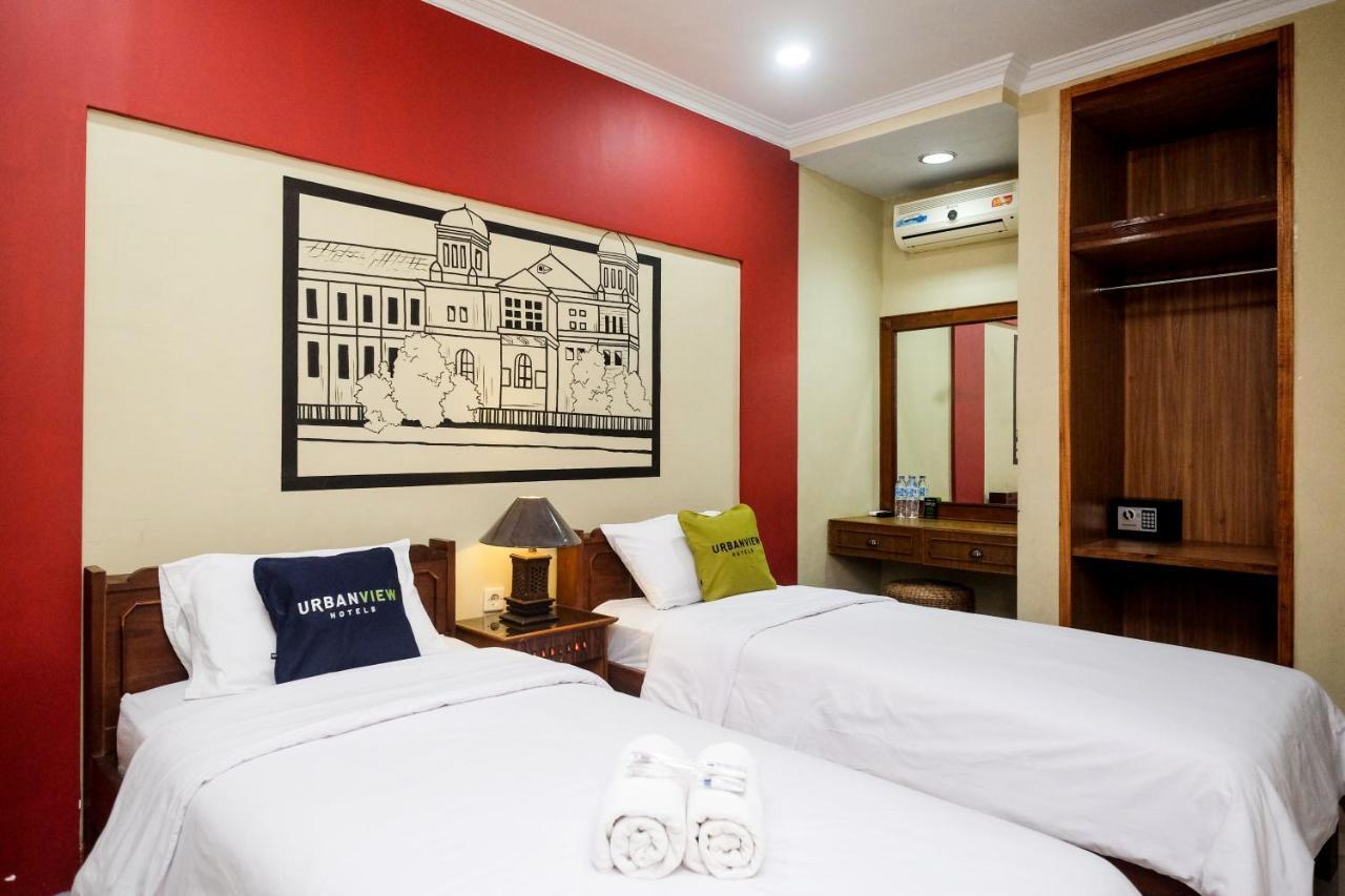 OYO 3778 Hotel Wisnugraha Syariah Yogyakarta Bagian luar foto