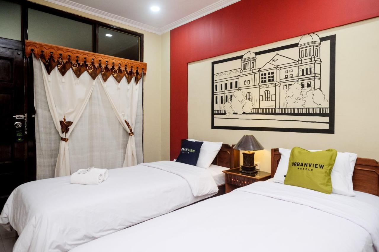 OYO 3778 Hotel Wisnugraha Syariah Yogyakarta Bagian luar foto